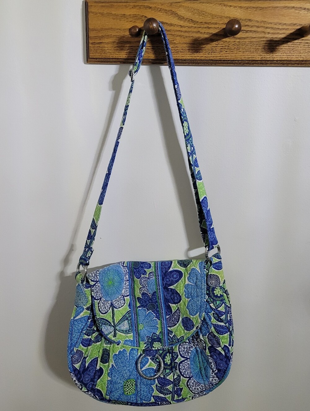 Quilted Vera Bradley Clare Crossbody Bag in the retired "Doodle Daisy" Pattern